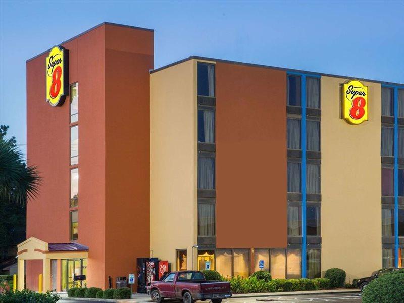 Super 8 By Wyndham Myrtle Beach/Market Common Area Экстерьер фото