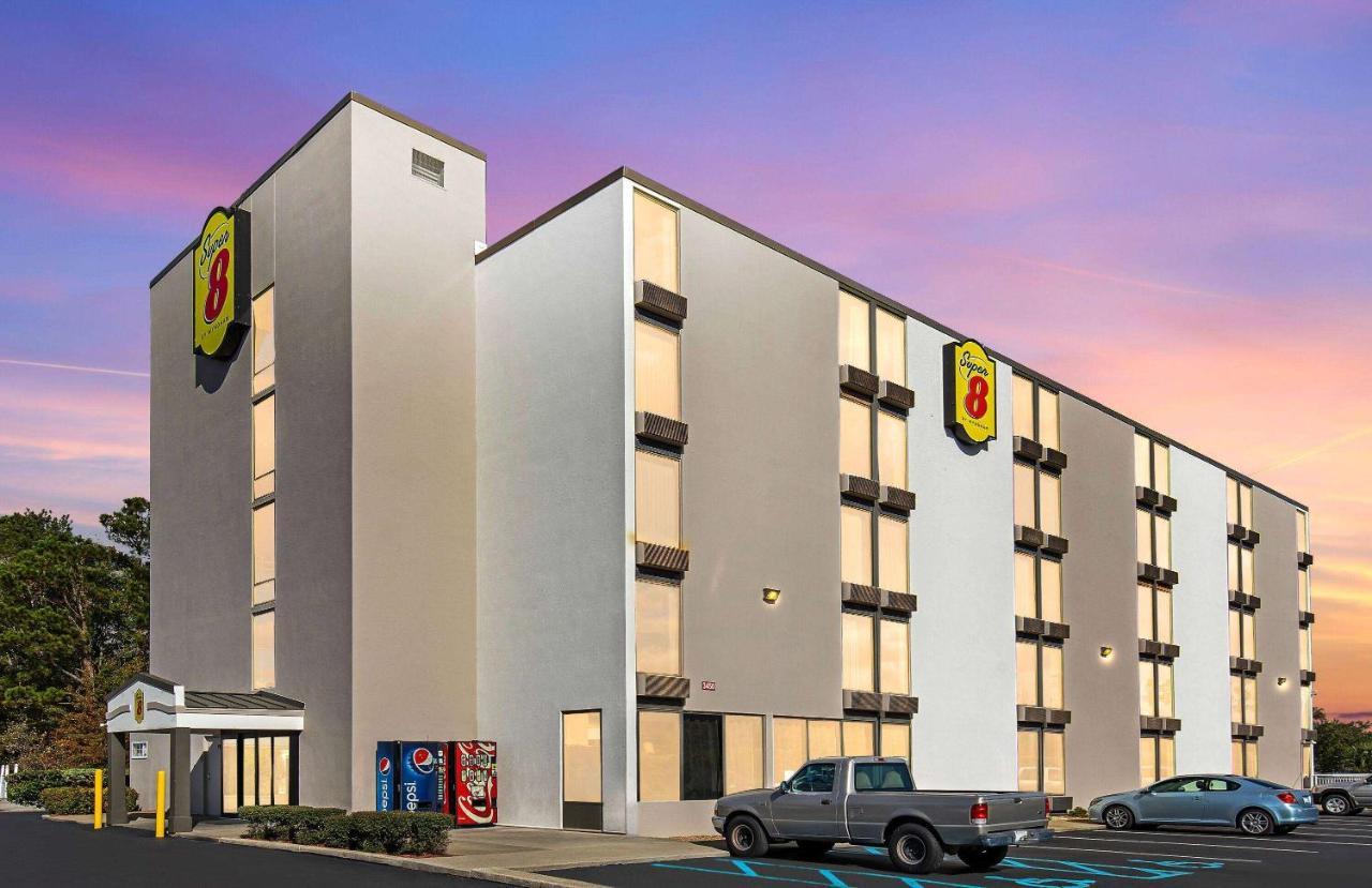 Super 8 By Wyndham Myrtle Beach/Market Common Area Экстерьер фото