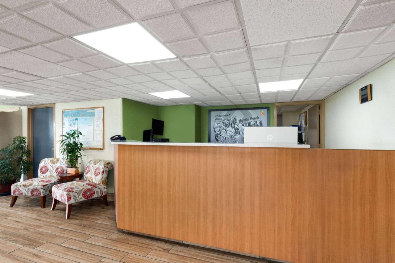 Super 8 By Wyndham Myrtle Beach/Market Common Area Экстерьер фото