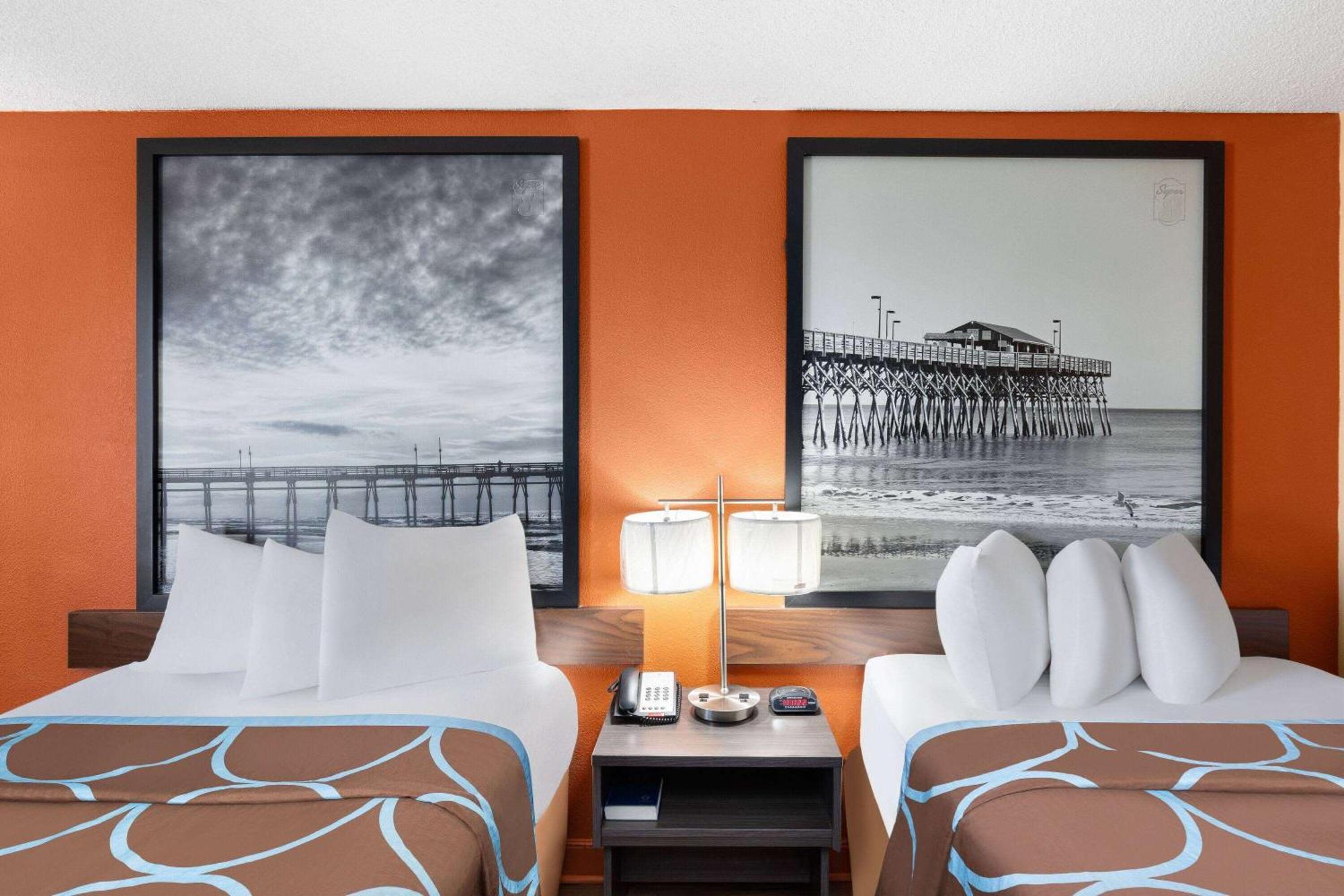 Super 8 By Wyndham Myrtle Beach/Market Common Area Экстерьер фото